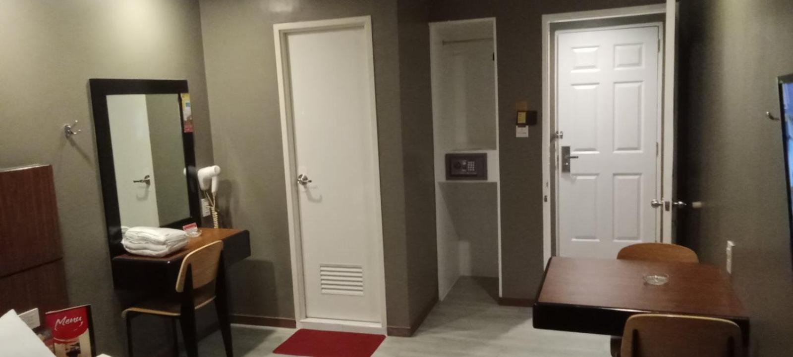 Hotel Sogo Buendia Pasay Luaran gambar