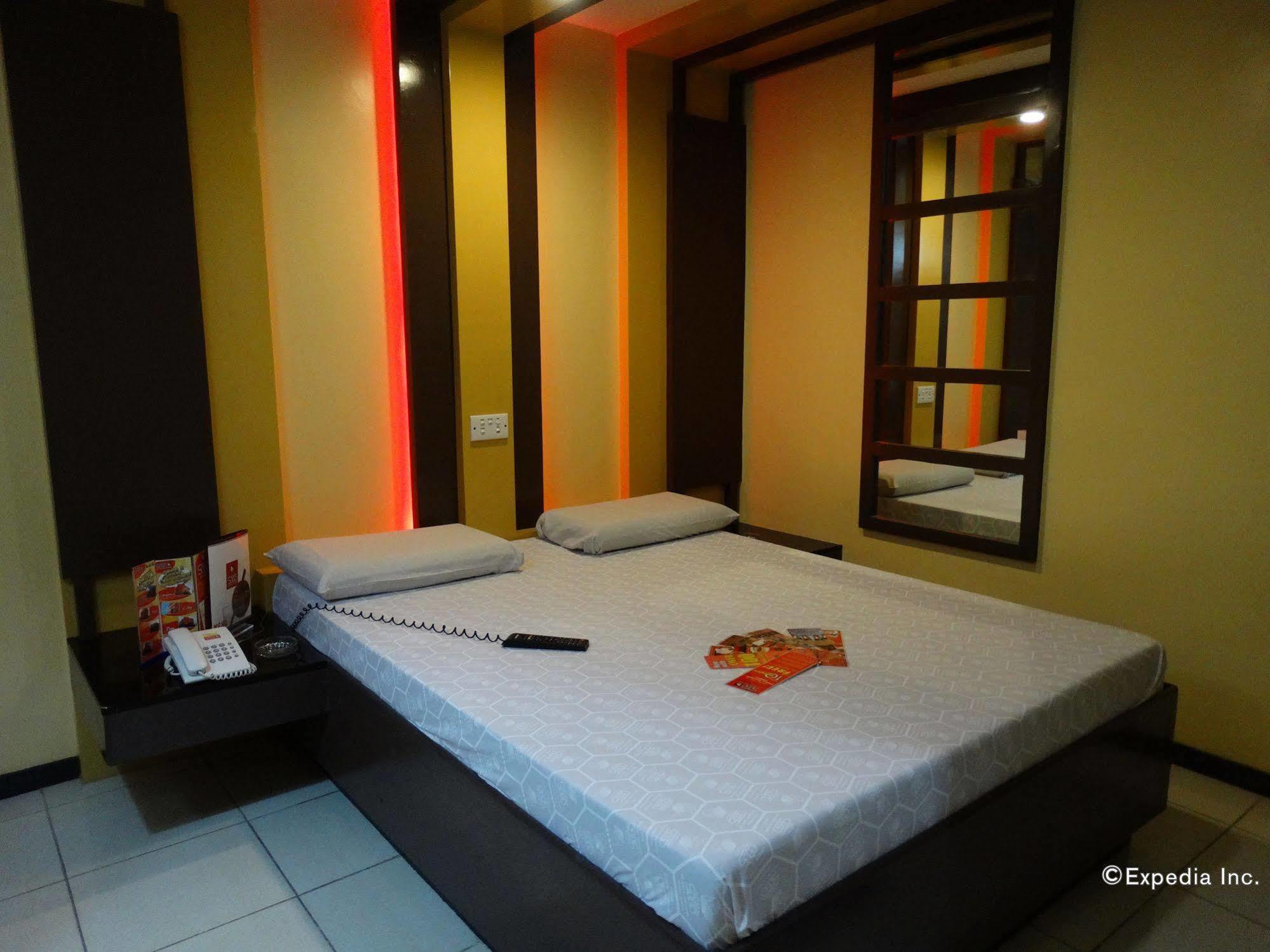 Hotel Sogo Buendia Pasay Luaran gambar