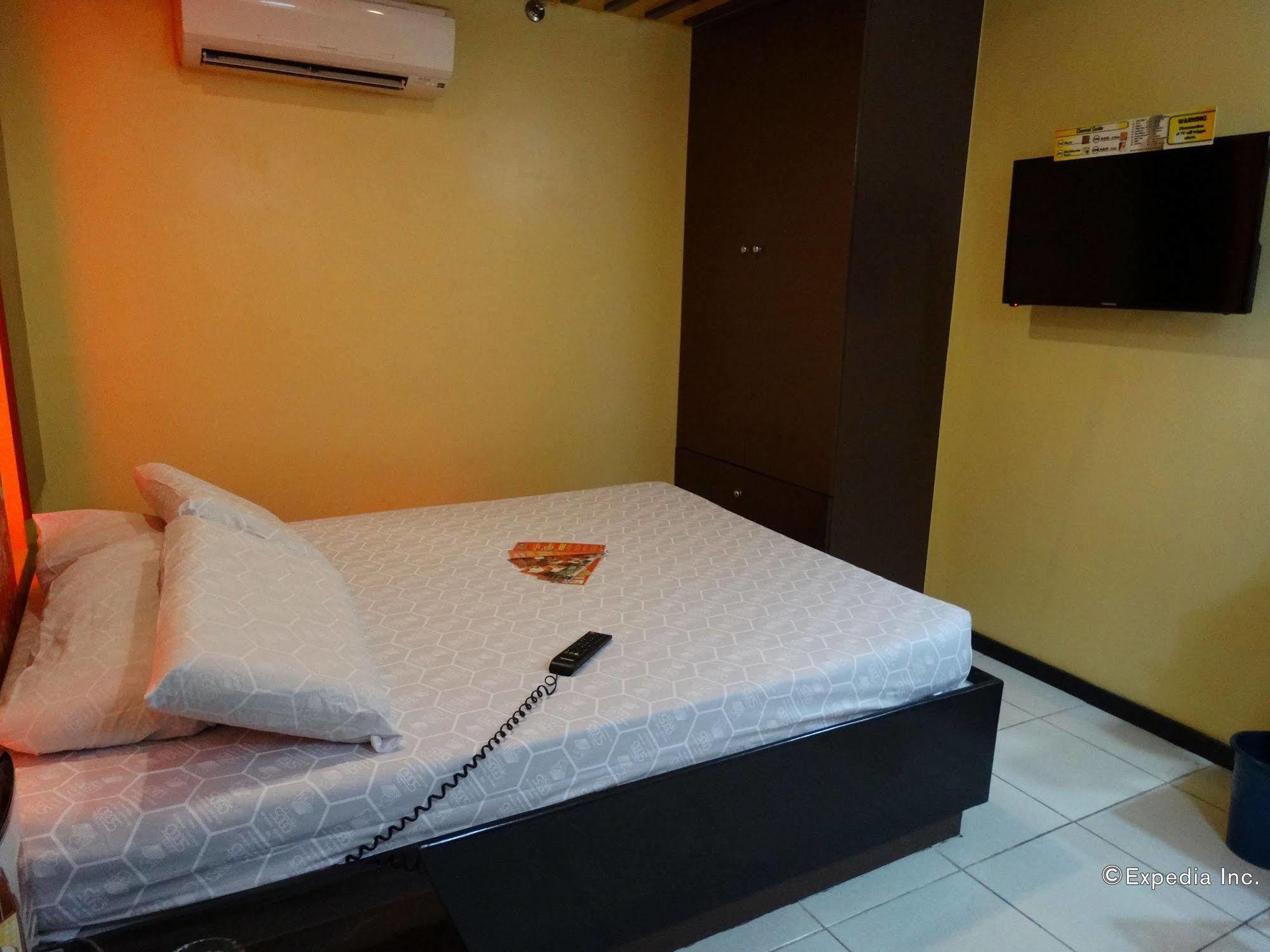 Hotel Sogo Buendia Pasay Luaran gambar